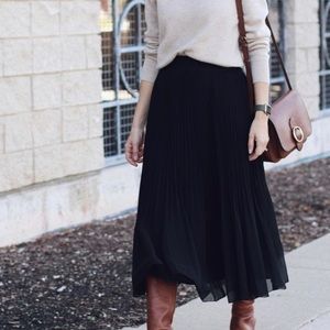 Stretchy Pleated skirt